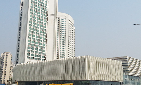 珠海华发新城造型铝单板幕墙工程案例